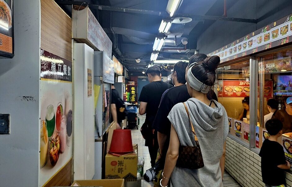 西門店小二｜開店50年人氣小吃店，排骨飯人氣必吃(菜單) @女子的休假計劃