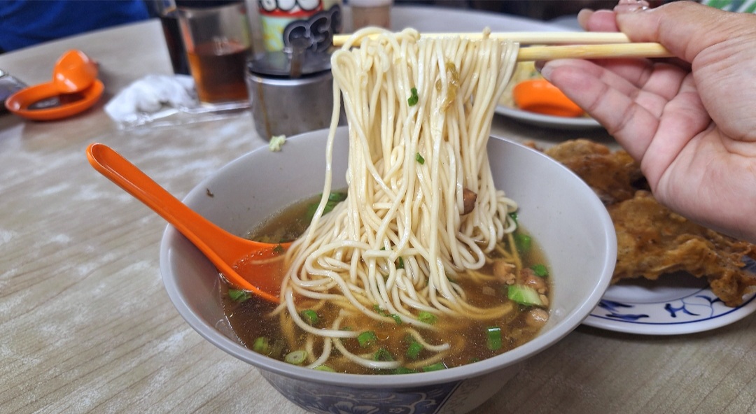 西門店小二｜開店50年人氣小吃店，排骨飯人氣必吃(菜單) @女子的休假計劃