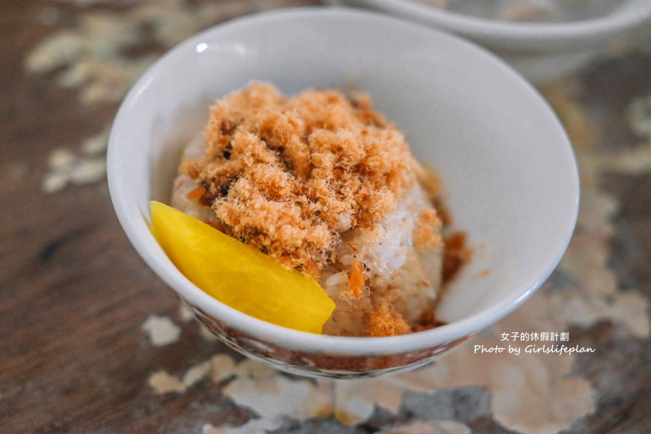 精忠三村米糕｜在地超過50年銅板古早味小吃(菜單) @女子的休假計劃