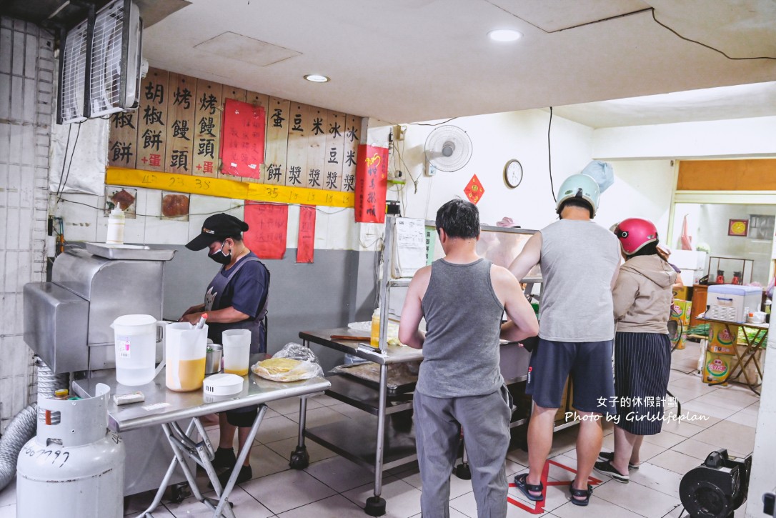 永福西街早餐店（胡椒餅、烤饅頭）｜買十送一(外帶) @女子的休假計劃
