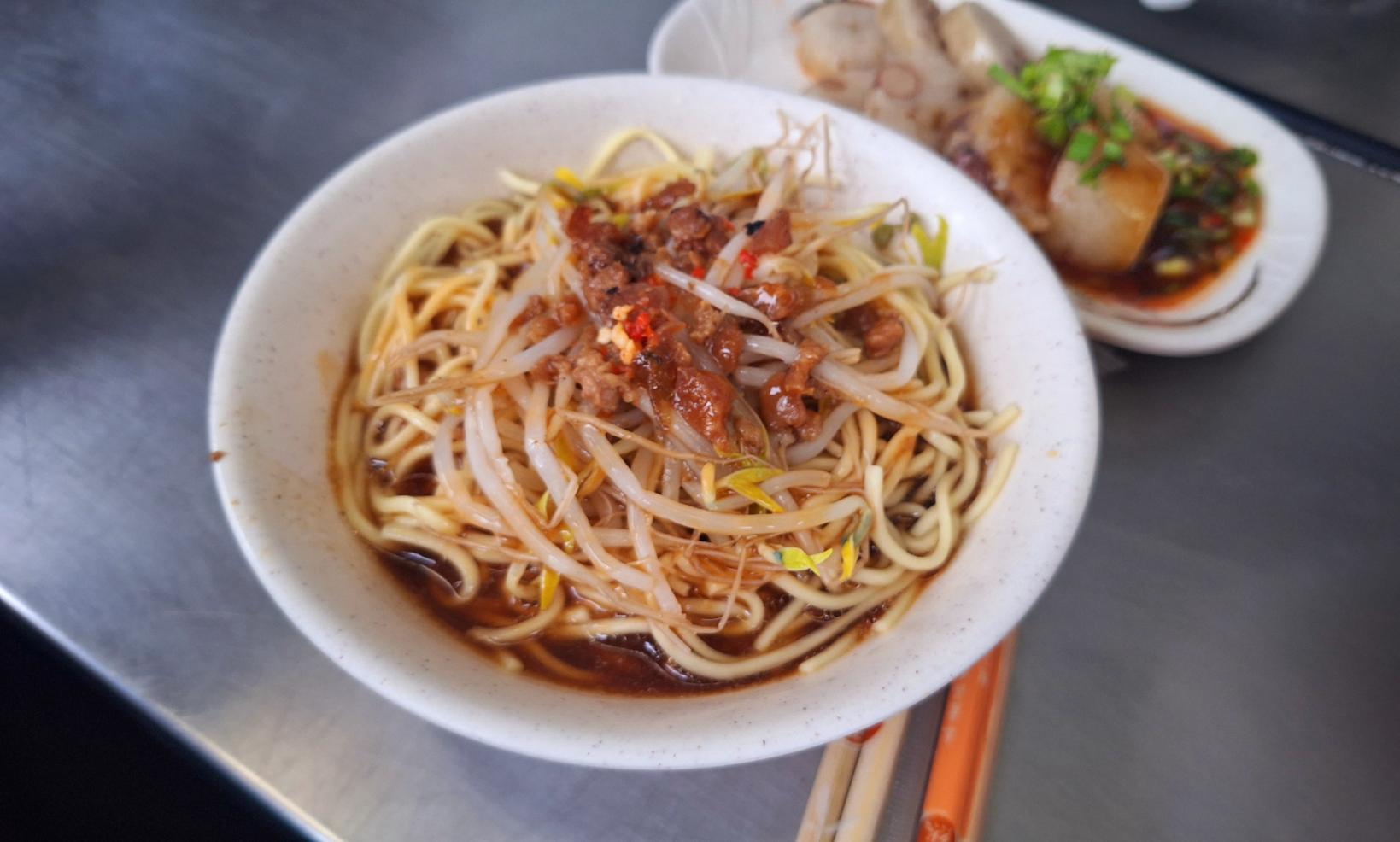 巷仔內大腸煎｜隱藏巷弄內古早味大腸圈45元就可以吃到(菜單) @女子的休假計劃