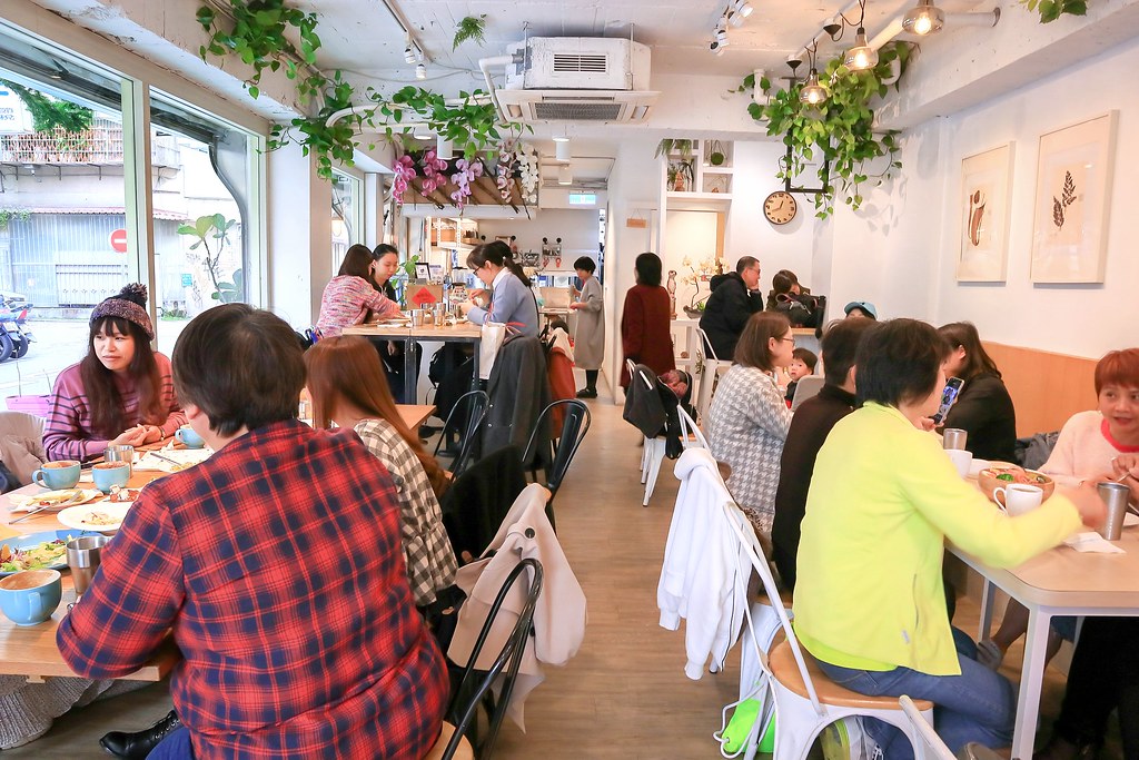 已搬家【台北忠孝復興】樂野食：東區巷弄裡有好吃的義大利麵、早午餐與鬼靈精怪的漢堡堡 @女子的休假計劃