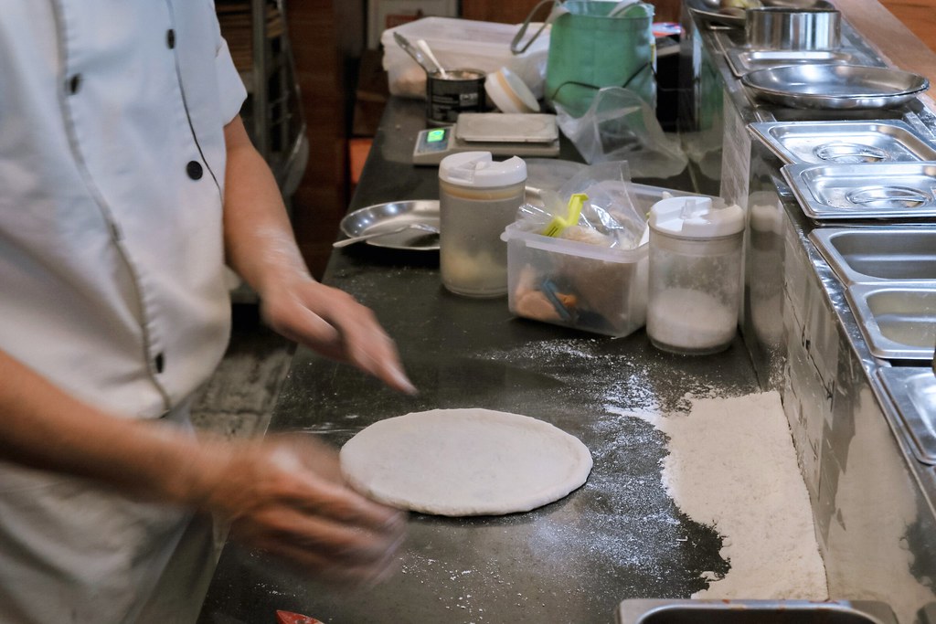 【台北披薩】義大利米蘭手工窯烤披薩：精品級夢幻甜點手工冰披薩，最不能錯過是人氣炸雞，吃一次包準愛上 @女子的休假計劃