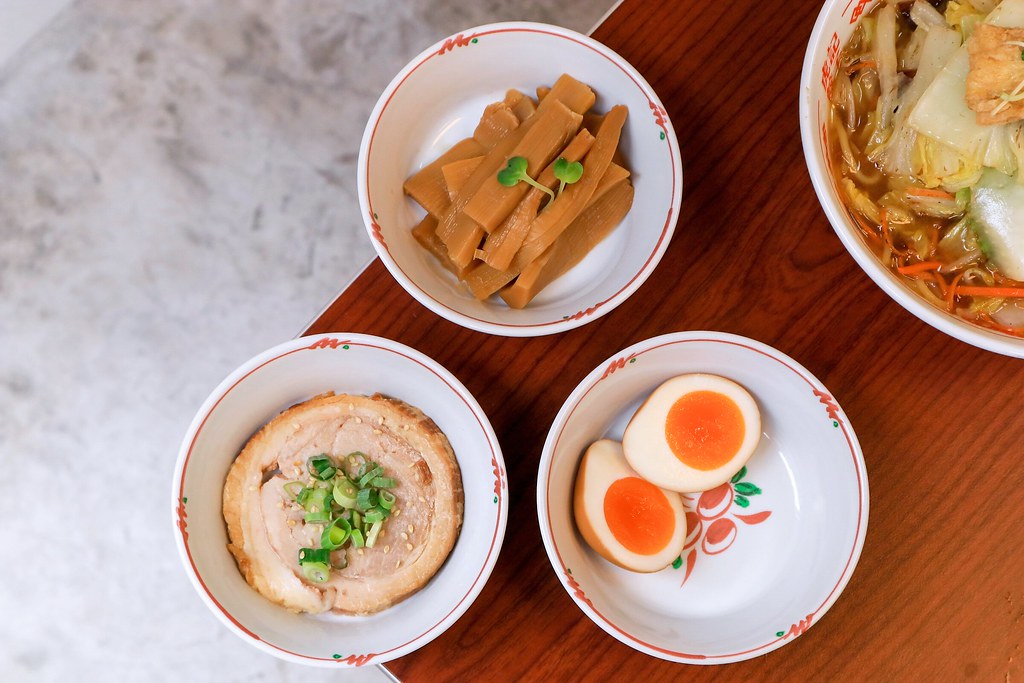 虎記餃子:外帶主餐50元起，餃子控看過來，日式脆皮一口煎餃，超Q彈蔬菜拉麵&福岡冰涼炸雞都在這/台北世貿美食 @女子的休假計劃