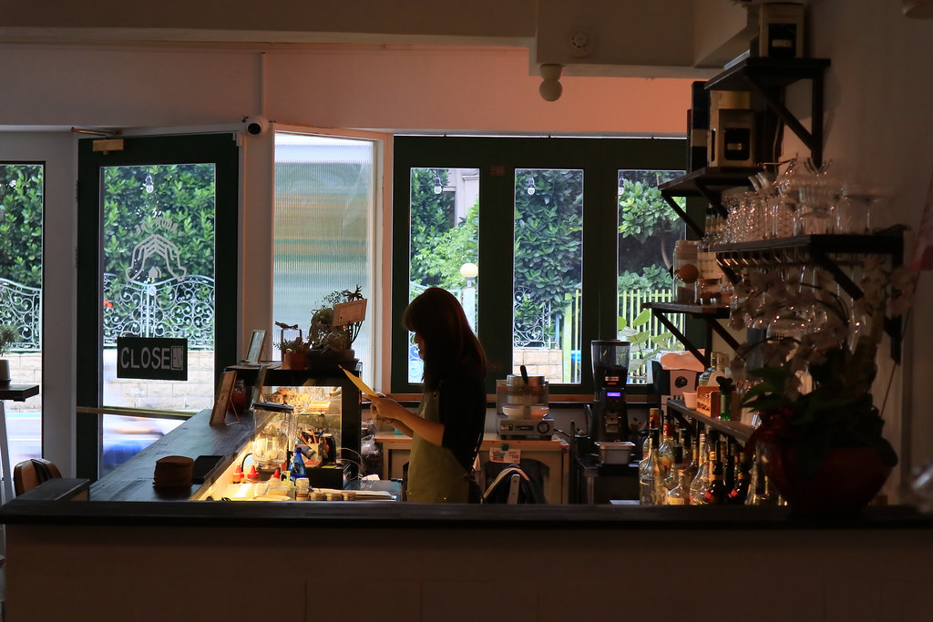 【板橋咖啡廳】宿舍 Room 166：仙女咖啡廳、網美文青板橋新地標，營業至凌晨又變身成餐酒館。 @女子的休假計劃