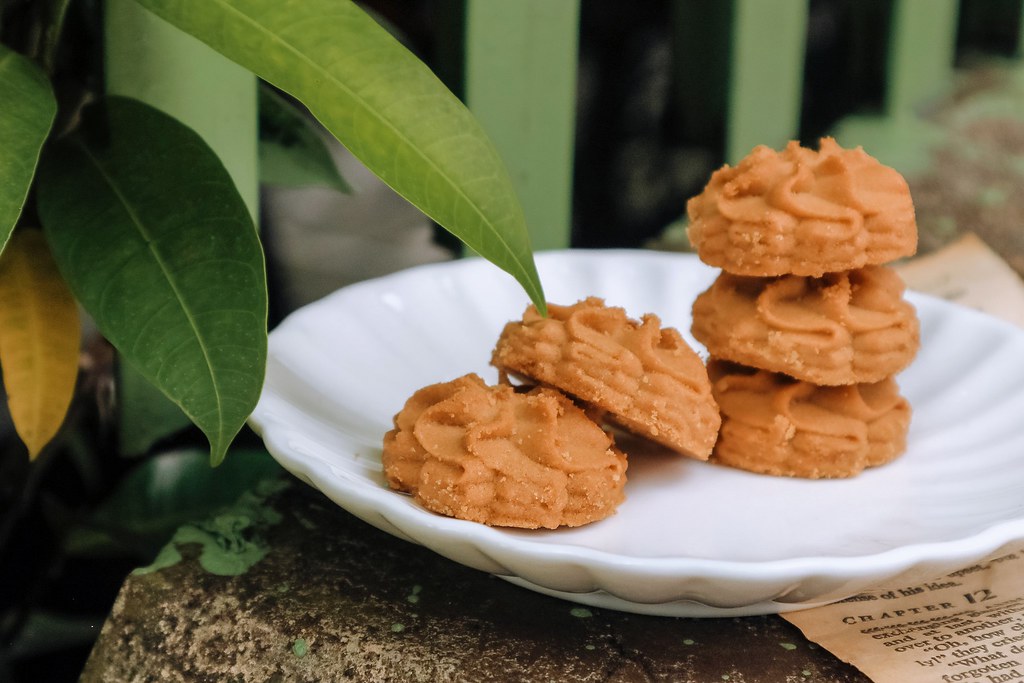 【台中必買伴手禮】鴻鼎菓子：把最好的都揉進麵糰裡，一口接著一口似飲一杯真奶茶的酥鬆曲奇餅。 @女子的休假計劃