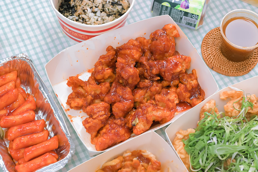 起家雞：偽出國戶外野餐，享用韓國道地炸雞，去骨炸雞系列美味又方便/韓式炸雞推薦/外送外帶 @女子的休假計劃