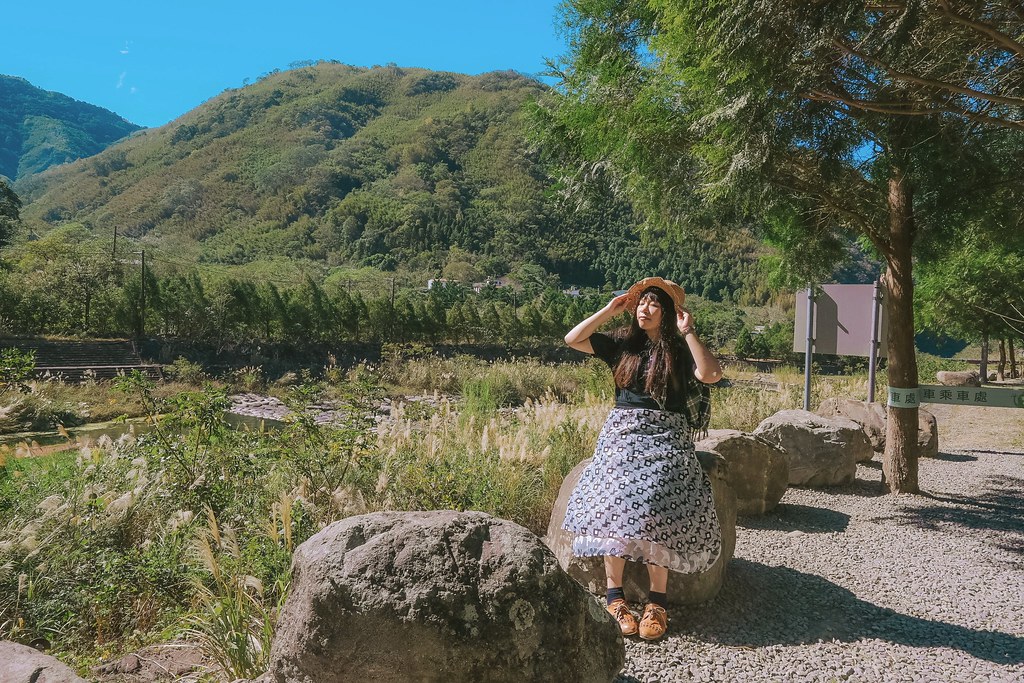 【新竹景點】青蛙石天空步道：遁入萌蛙的世界，在玻璃彩虹步道敲醒幸福的鐘聲。 @女子的休假計劃