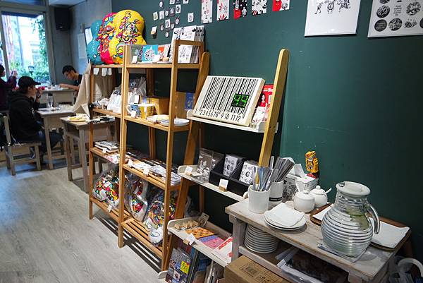 【西門町咖啡廳】貳拾陸巷Somebody CAFE /森林系餐廳 /插畫家咖啡廳 @女子的休假計劃