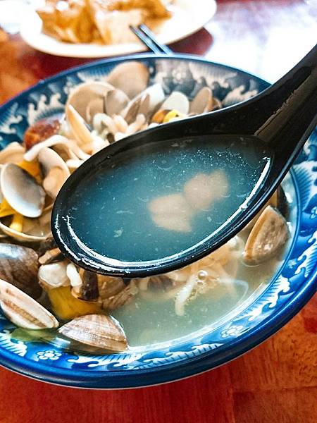 好滋味麵館：大海的恩賜擁有靈魂的蛤蜊湯，蛤蜊多到看不到麵|桃園美食 @女子的休假計劃