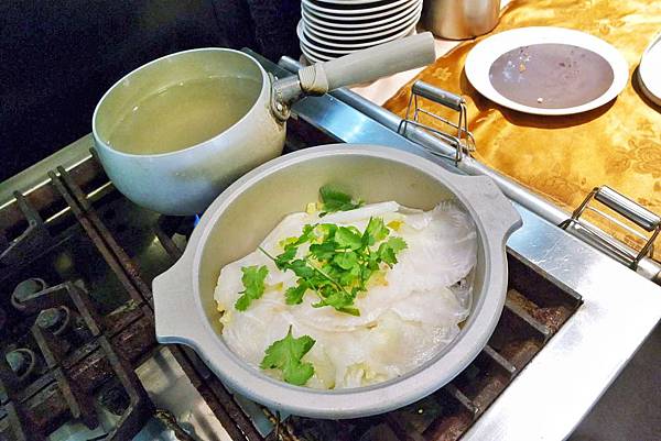 彭園湘菜館(壹品宴)，彭園餐券新玩法精緻四人桌菜，適合一家大小一齊來饗用|第一飯店|松江南京站 @女子的休假計劃