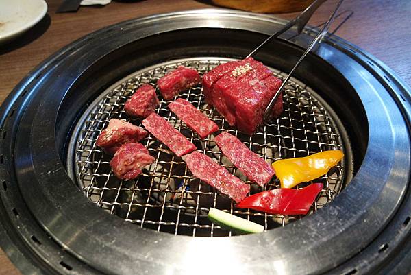 [台中南屯區] 關西風格主題燒肉店~燒肉風間 Kazama TripAdvisor 推薦 NO.1/A9和牛台中美食 @女子的休假計劃