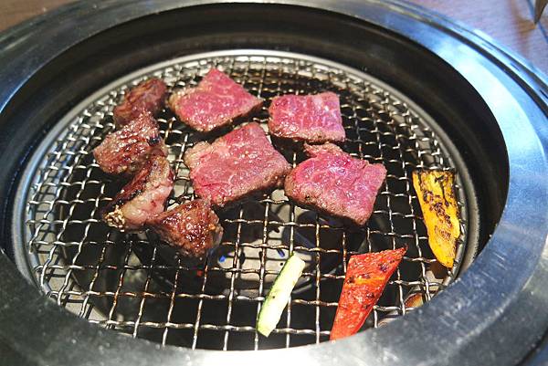 [台中南屯區] 關西風格主題燒肉店~燒肉風間 Kazama TripAdvisor 推薦 NO.1/A9和牛台中美食 @女子的休假計劃