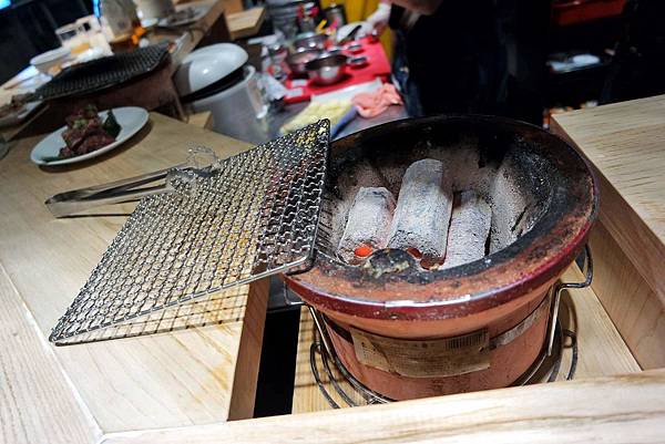 肉你好Yoloniku-燒肉串炸專門店，深夜食堂下班小酌好所在|小鮮肉服務|行天宮|中山國小站 @女子的休假計劃