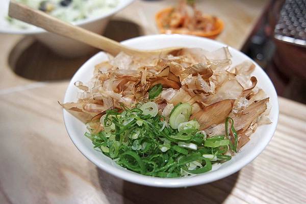 肉你好Yoloniku-燒肉串炸專門店，深夜食堂下班小酌好所在|小鮮肉服務|行天宮|中山國小站 @女子的休假計劃