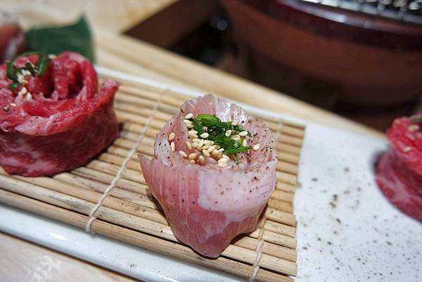 肉你好Yoloniku-燒肉串炸專門店，深夜食堂下班小酌好所在|小鮮肉服務|行天宮|中山國小站 @女子的休假計劃