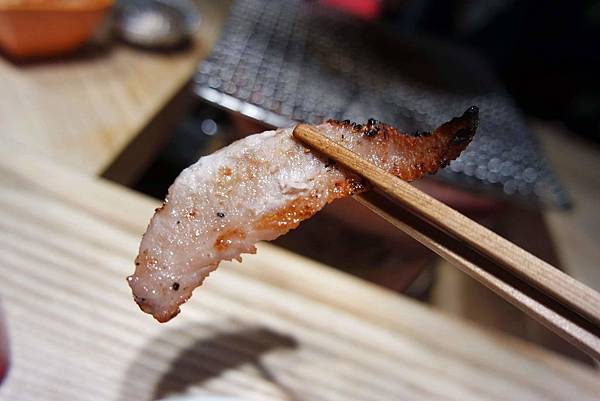 肉你好Yoloniku-燒肉串炸專門店，深夜食堂下班小酌好所在|小鮮肉服務|行天宮|中山國小站 @女子的休假計劃