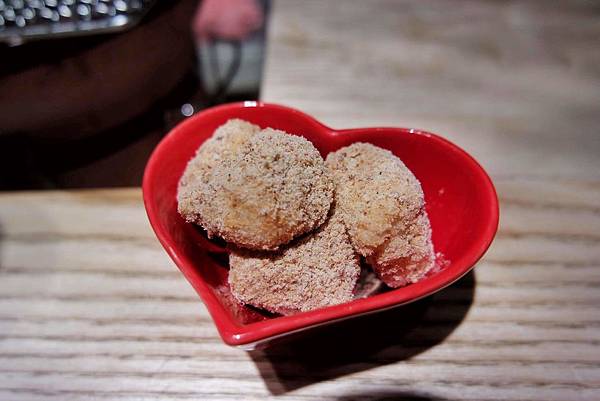 肉你好Yoloniku-燒肉串炸專門店，深夜食堂下班小酌好所在|小鮮肉服務|行天宮|中山國小站 @女子的休假計劃