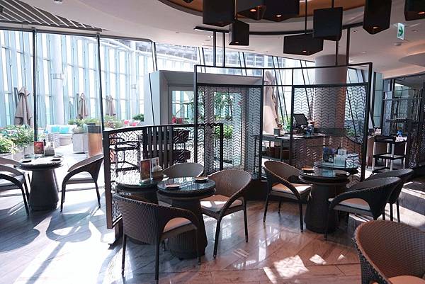 Asia 49亞洲料理及酒廊：新北第一間高景觀餐廳及最高酒吧，享受雙北天際線美景，商業午餐299起！ @女子的休假計劃