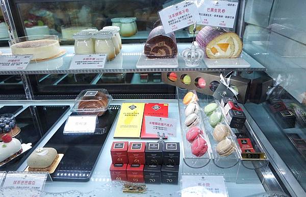 【已搬遷】學堂洋菓子專門店：走進日式簡約純白空間帶一份6吋荔枝貴妃蛋糕 @女子的休假計劃