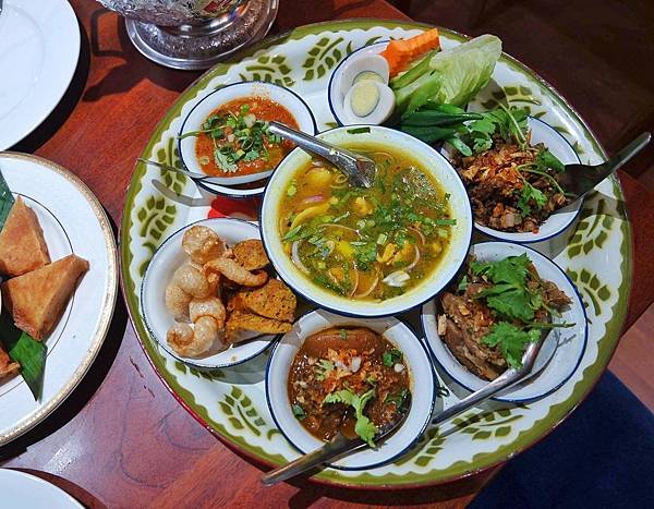 心泰原創泰國料理：正宗道地的泰北菜/信義安和站美食/外帶 @女子的休假計劃