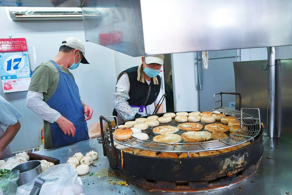 【台北美食】溫州街蘿蔔絲餅達人：台北師大必吃40年老店排隊美食/食尚玩家/外帶 @女子的休假計劃