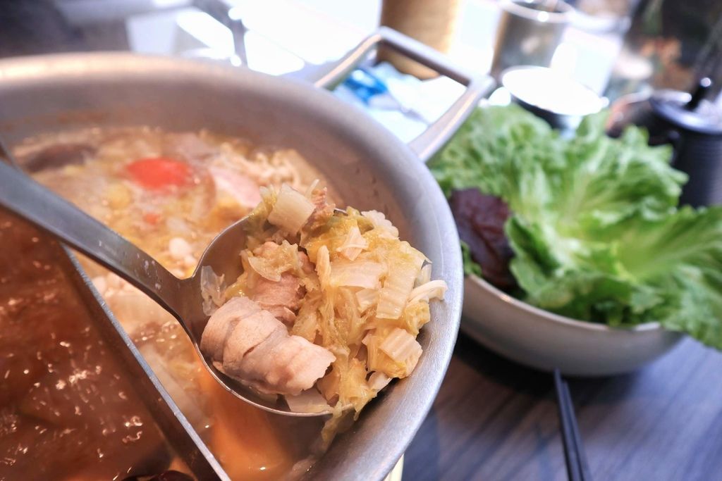 台北中山火鍋 | 青花驕麻辣火鍋，九葉青花椒麻、香、辣風味 /王品 @女子的休假計劃