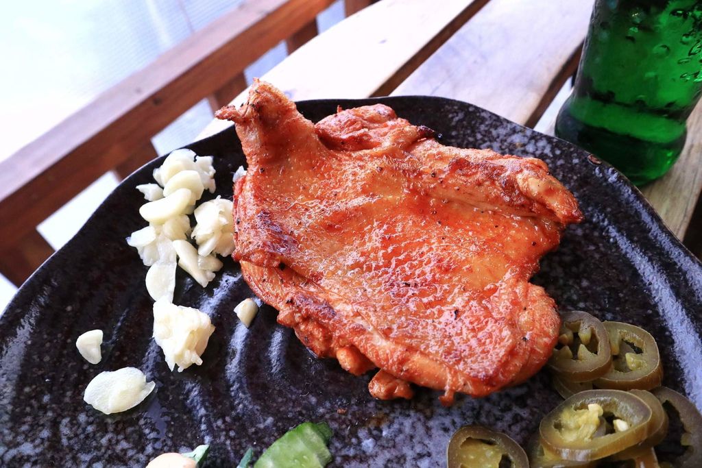 【桃園龍潭】野火原味美式牛排，最懂老饕的老饕板腱軟嫩牛排、墨西哥香辣雞腿排 |龍潭美食 |龍潭大池 |龍潭必吃/外帶 @女子的休假計劃