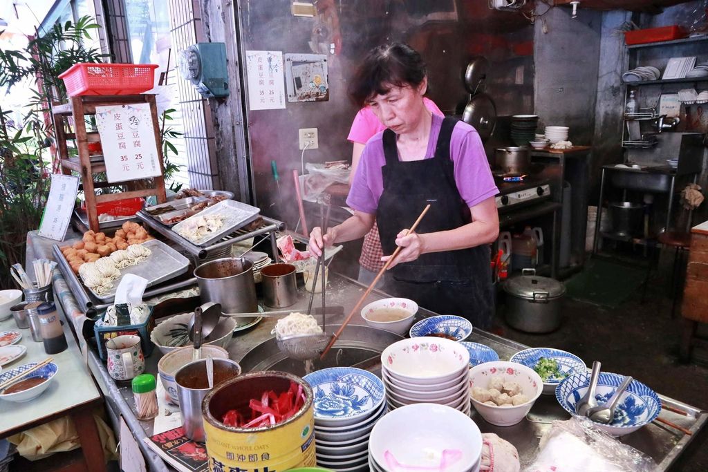 【宜蘭美食】火生麵店/火生餛飩麵店：宜蘭40年老店麻醬麵、餛飩湯傳統古早味 @女子的休假計劃