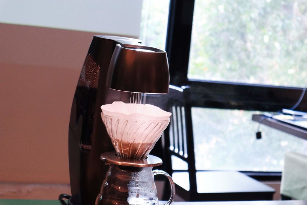 HIROIA SAMANTHA 智慧型手沖咖啡機，首台IOT手沖精品咖啡機 @女子的休假計劃