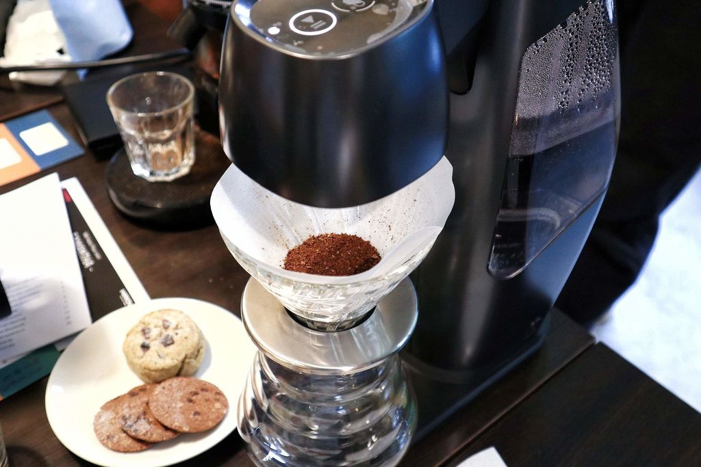 HIROIA SAMANTHA 智慧型手沖咖啡機，首台IOT手沖精品咖啡機 @女子的休假計劃