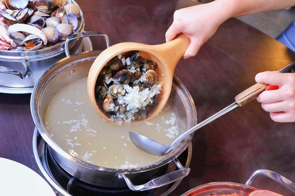 蒸翻天海鮮蒸氣火鍋餐廳，超霸氣威猛海鮮塔/林口美食【林口海鮮餐廳】 @女子的休假計劃