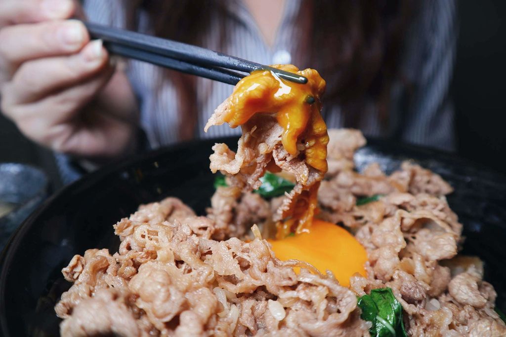 【台北中山站】新丼 /冬季限定麻油親子丼 @女子的休假計劃