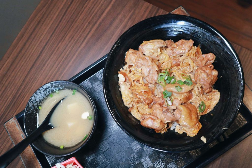 【台北中山站】新丼 /冬季限定麻油親子丼 @女子的休假計劃