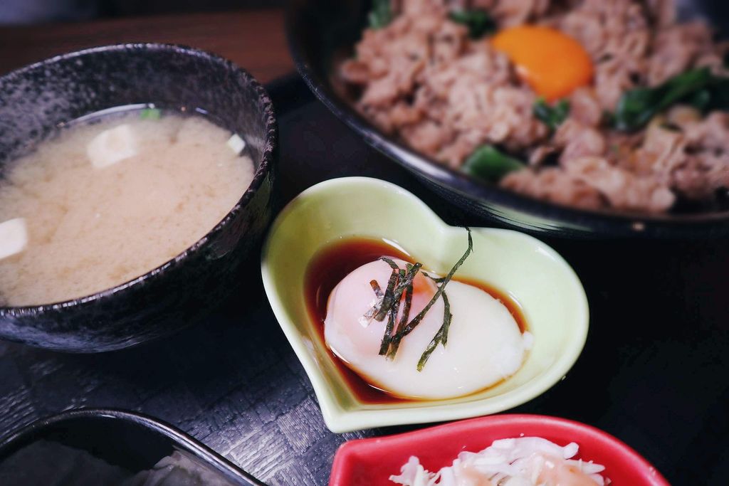 【台北中山站】新丼 /冬季限定麻油親子丼 @女子的休假計劃