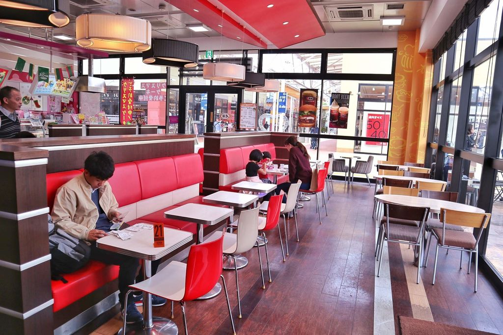 【沖繩美食】A&W美式漢堡Outlet Mall Ashibina /沖繩限定 @女子的休假計劃