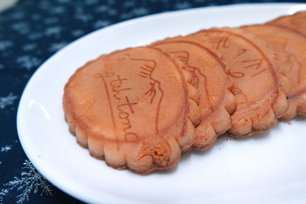 【台南伴手禮】連得堂煎餅，百年古法手工製餅(外帶) @女子的休假計劃