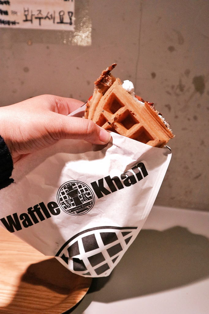【釜山美食】Waffle Khan，와플칸，南浦洞美食商圈內超人氣鬆餅(外帶) @女子的休假計劃