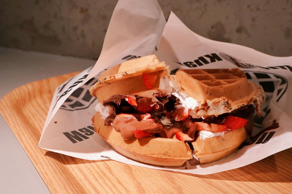 【韓國釜山美食】Waffle Khan鬆餅(와플칸)：釜山南浦洞美食商圈內超人氣鬆餅 @女子的休假計劃