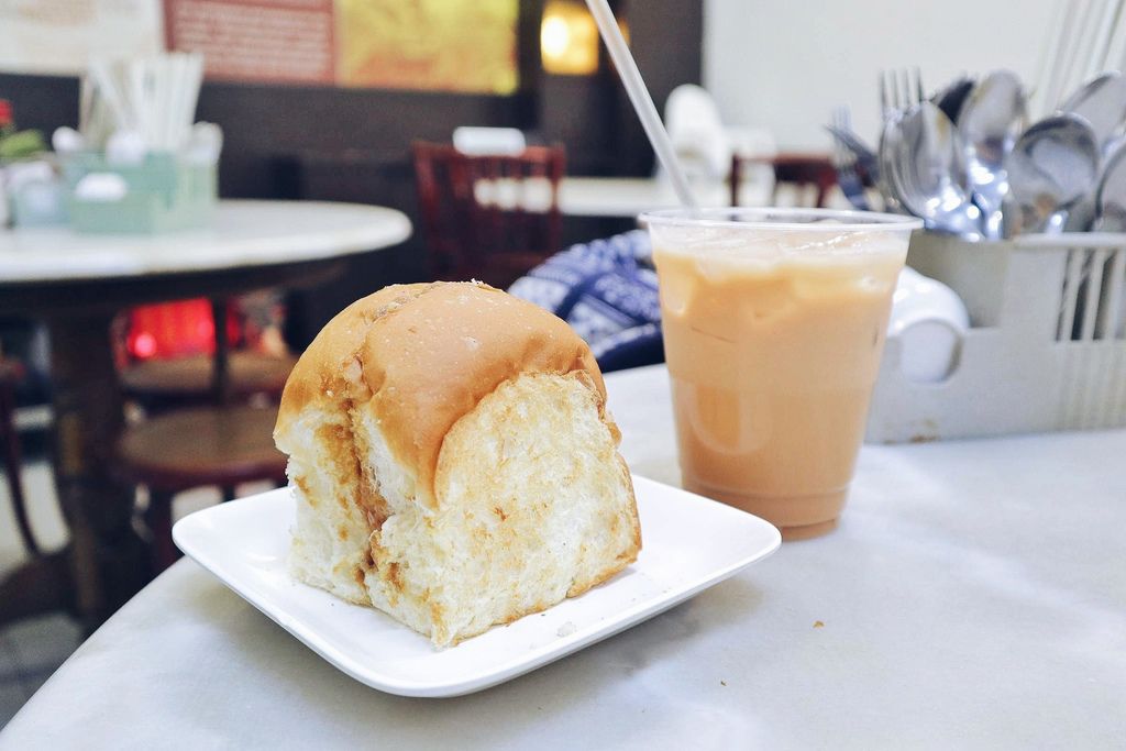 【新加坡美食】喜園咖啡 YY Kafei Dian，每日喚醒在地人的早晨是一口咖椰吐司、一杯拉茶。 @女子的休假計劃