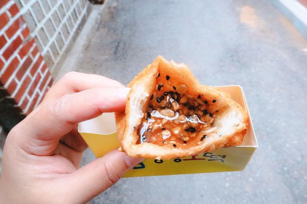 【韓國首爾美食】三清洞糖餅(삼청동호떡) ：首爾在地人必吃街頭美食 /安國站 @女子的休假計劃