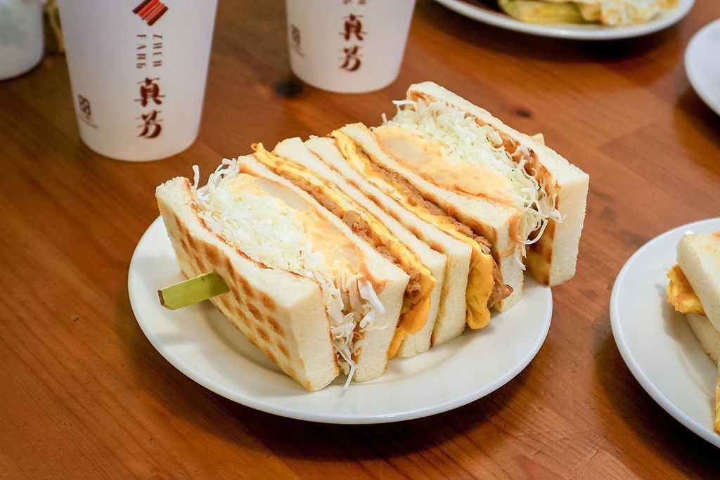 真芳碳烤吐司紅茶牛奶：台北人早起吃早餐還沒吃過這間就落伍了/台北必吃早餐/菜單 @女子的休假計劃
