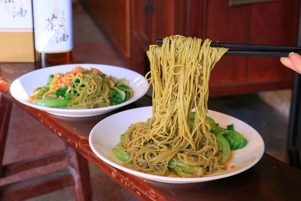 坪林老街滴滴香茶行：百年老屋裡滿是濃濃的人情味，必吃隱藏版茶油麵線、鐵觀音冰淇淋。 @女子的休假計劃