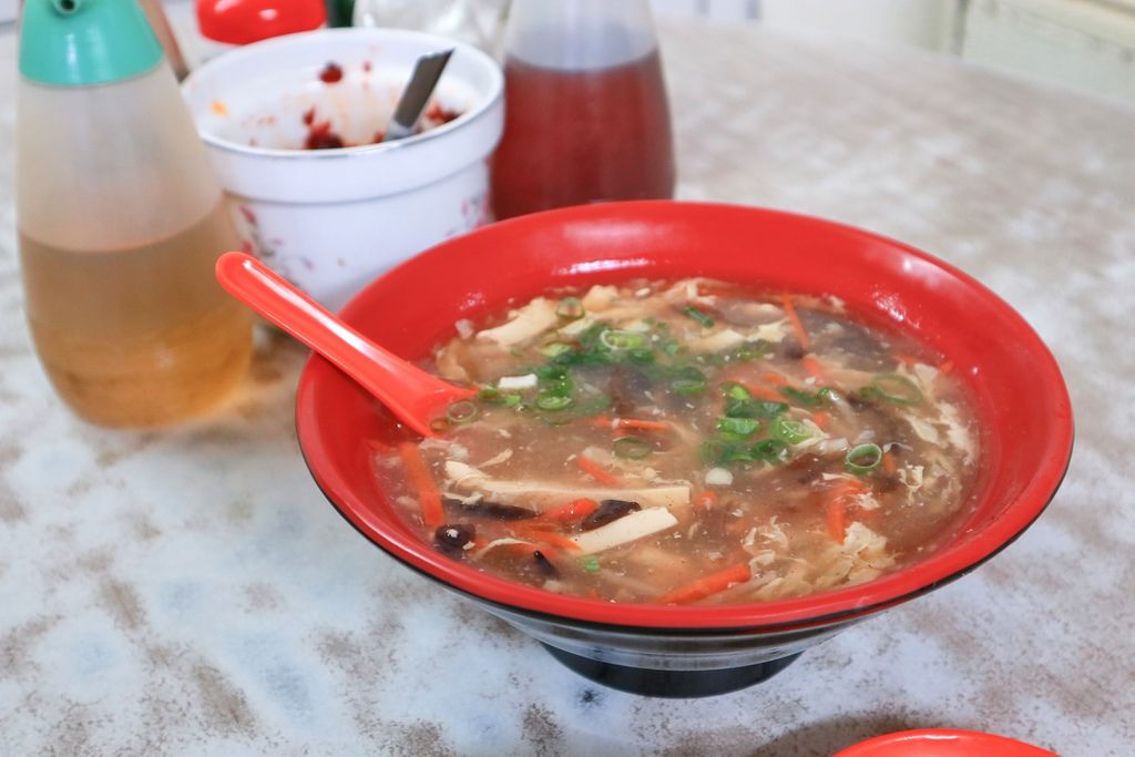 西門店小二，開店50年人氣小吃店！不到百元排骨飯人氣必吃/外帶 @女子的休假計劃