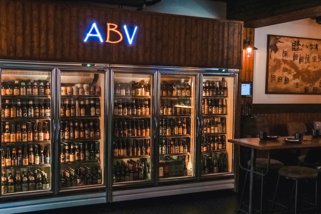 【台北中山區居酒屋】ABV日式居酒館：跳到日本令和年代，貪一口門司燒咖哩與一杯精釀啤酒 /台北宵夜 @女子的休假計劃