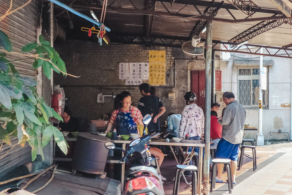 【台北古亭美食】同安街麵線：熱門人氣排隊巷弄小吃，臭豆腐與麵線羹超絕配 /食尚玩家/外帶 @女子的休假計劃