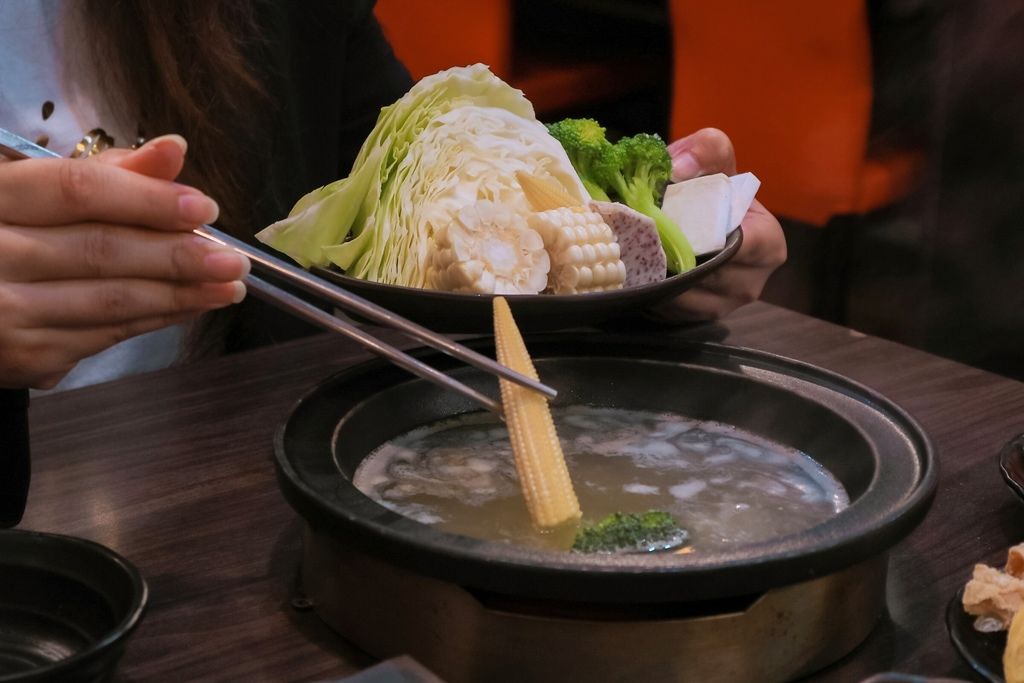 【竹北火鍋吃到飽】鮮稻精緻鍋物：肉食控、海鮮控全都照過來，今天一次讓你吃個夠。 @女子的休假計劃