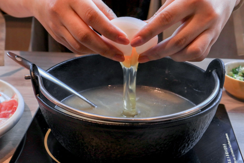 雞湯大叔 忠孝店｜五星法式白蘭地燉雞湯超獨特(外帶) @女子的休假計劃