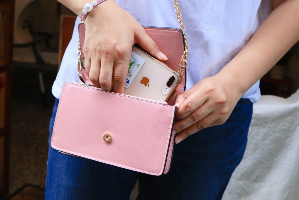 【時尚穿搭】Zmec.F. 冰淇淋雙色手機皮夾包(六色) /時尚實用多功能手拿包小包推薦 @女子的休假計劃