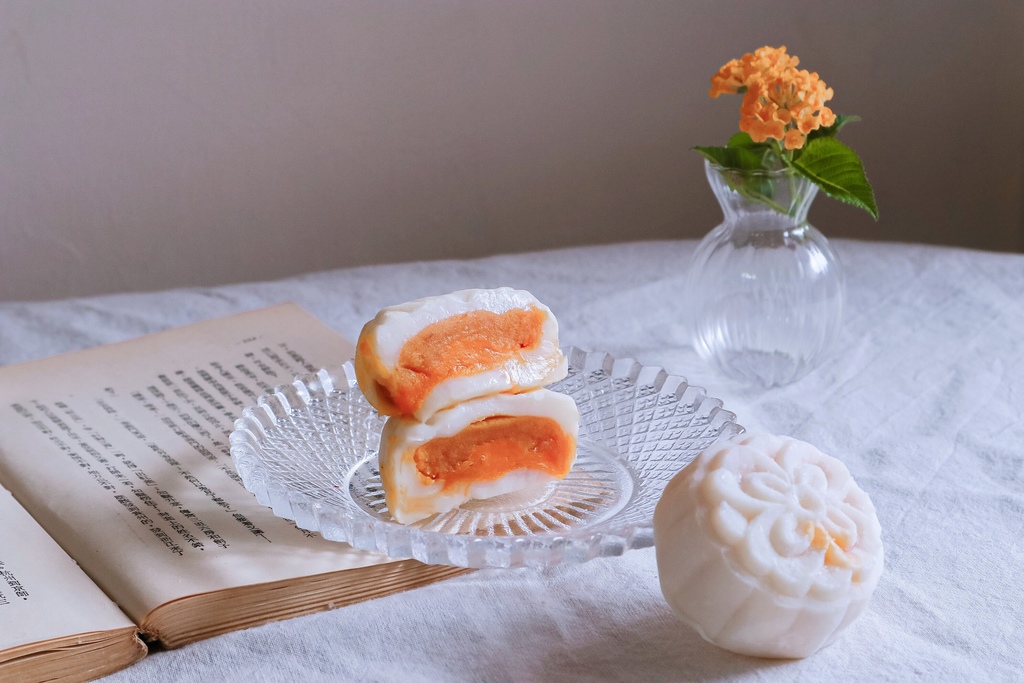 【彰化團購美食】麥仕佳冰皮月餅：超邪惡畫面感超強奶皇流心、香芋牛奶、芒果冰心 /彰化必買伴手禮 /中秋月餅推薦 @女子的休假計劃